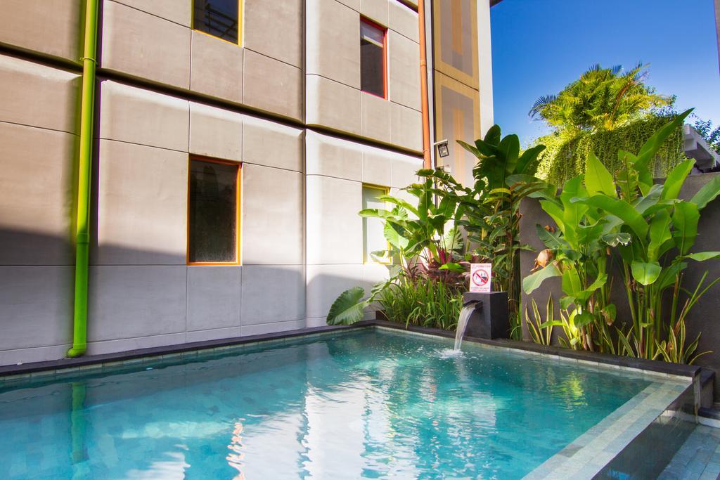 Urban Styles Hitz Kuta Hotel Kuta Lombok Exterior foto